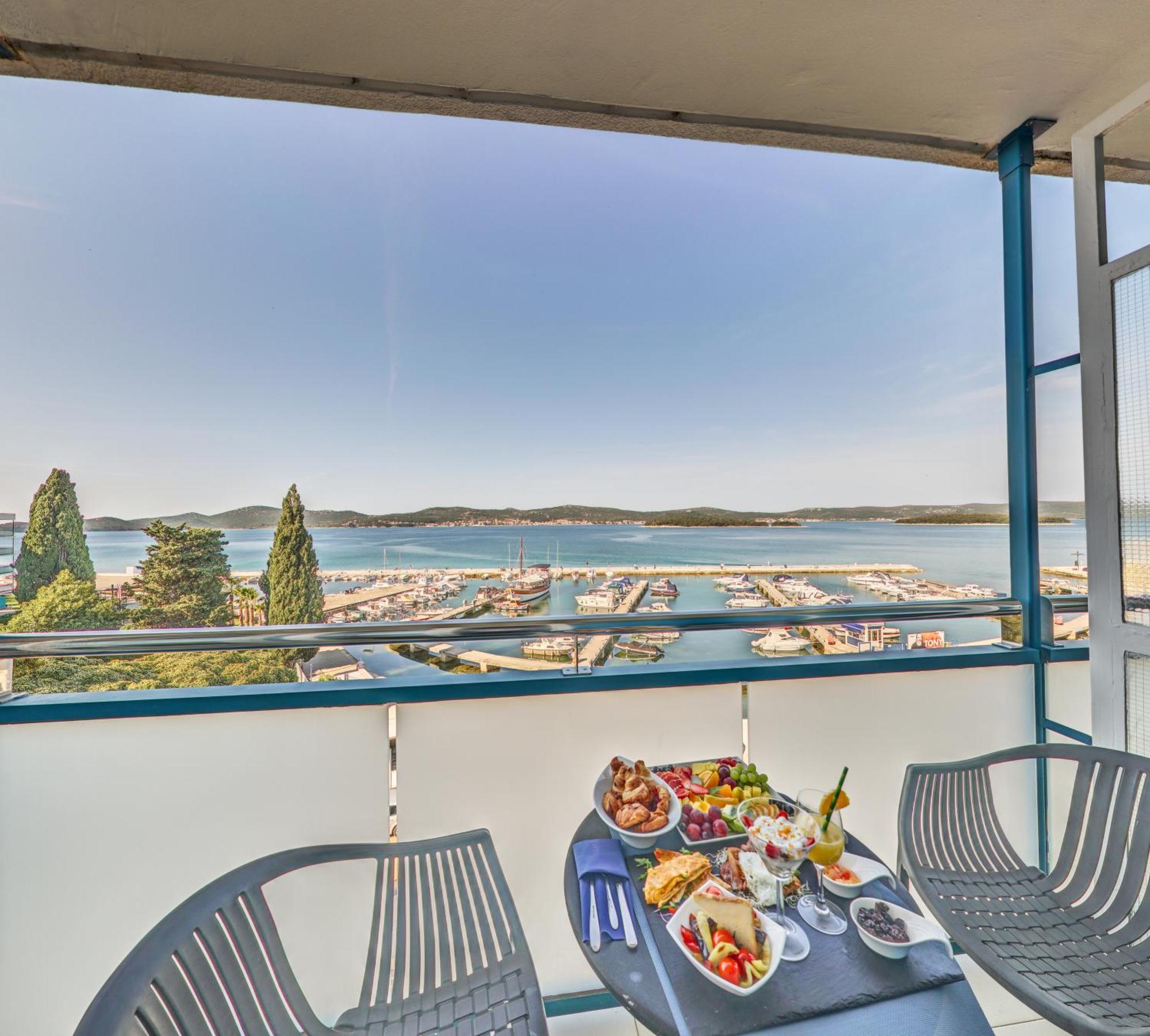 Hotel Kornati Biograd Na Moru Buitenkant foto